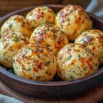 Buttery-Garlic-Cheese-Stuffed-Biscuit-Bombs