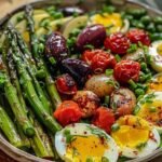 Mediterranean-Niçoise-Salad-with-Asparagus-and-Tuna